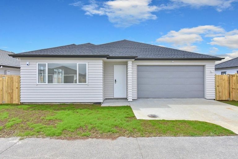 Photo of property in 27 Koroheke Road, Takanini, 2110