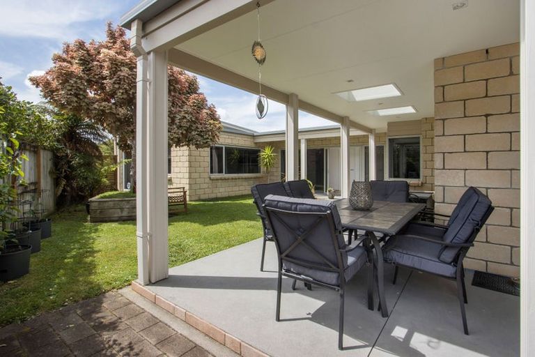 Photo of property in 21 Riverside Place, Katikati, 3129