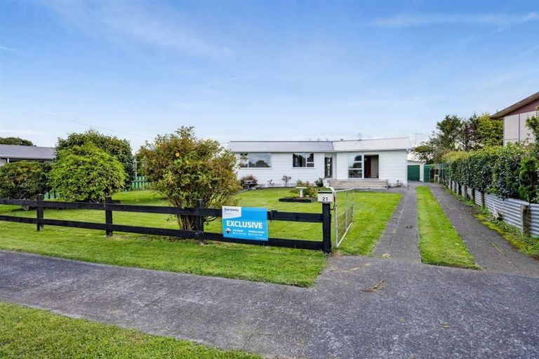 Photo of property in 21 Castle Street, Eltham, 4322