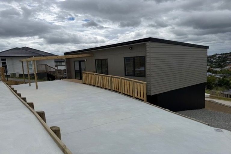 Photo of property in 1 Silver Fern Way, Woodhill, 0110