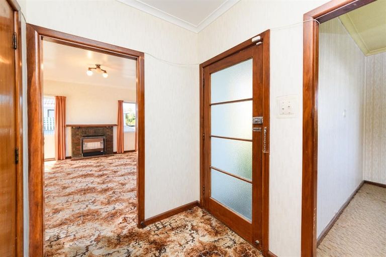 Photo of property in 27 Lower High Street, Marton, 4710