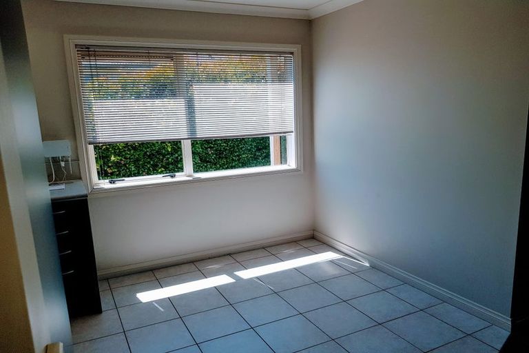 Photo of property in 624 East Coast Road, Pinehill, Auckland, 0630