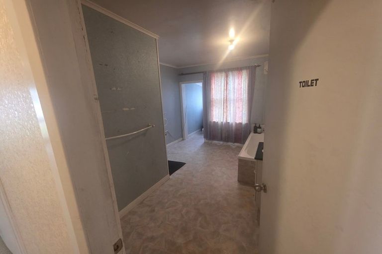 Photo of property in 16 Burns Street, Dannevirke, 4930