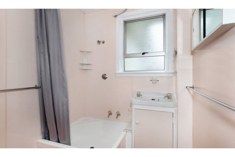 Photo of property in 15 Hillary Crescent, Upper Riccarton, Christchurch, 8041