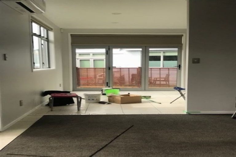 Photo of property in 11m Clearwater Cove, West Harbour, Auckland, 0618