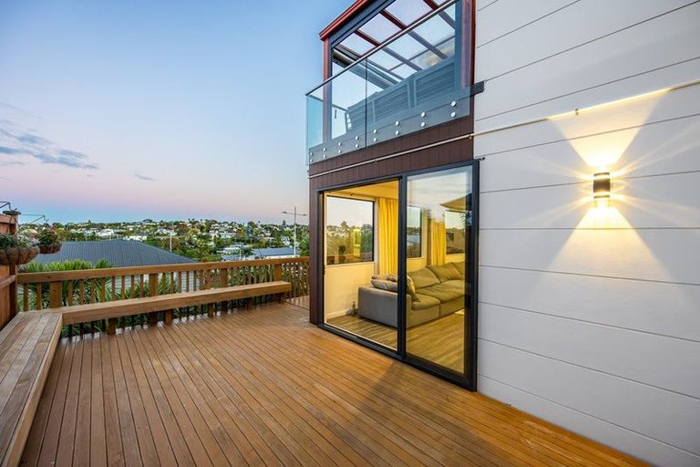 Photo of property in 12 Shelby Place, Long Bay, Auckland, 0630