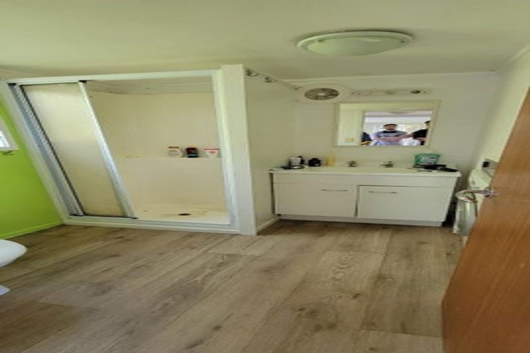 Photo of property in 26 Pine Ridge Terrace, Hauraki, Auckland, 0622