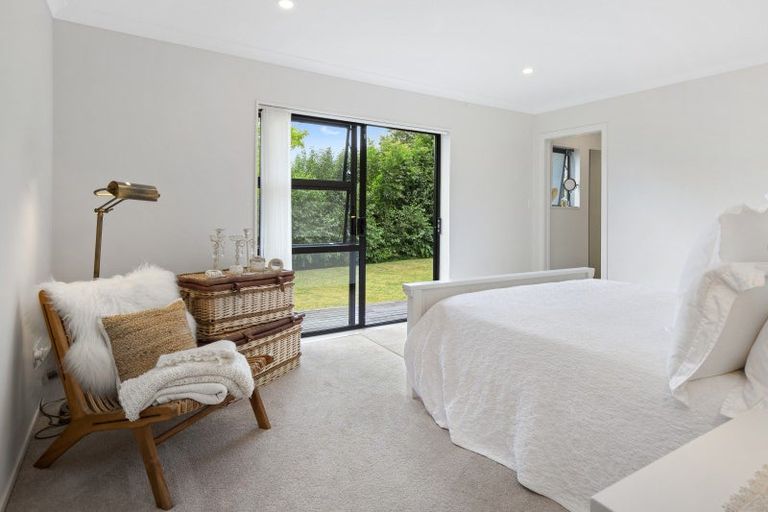 Photo of property in 36 Edgewater Parade, Waiuku, 2123