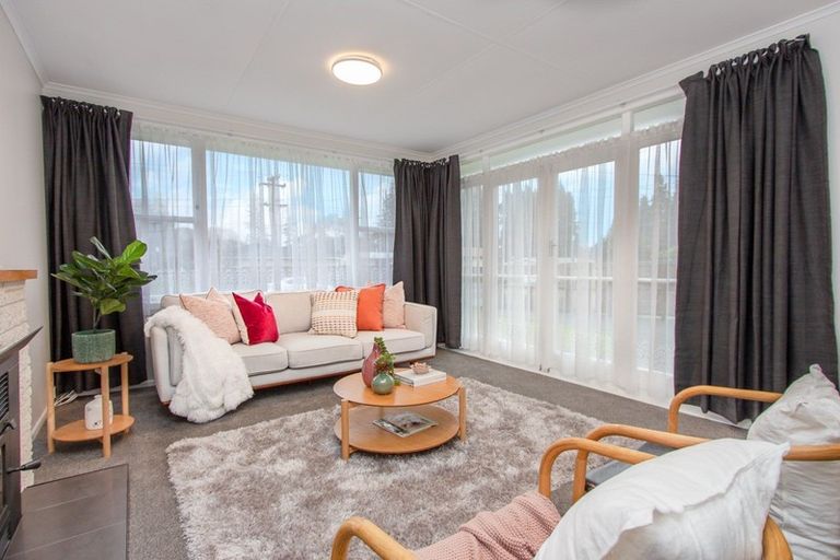 Photo of property in 77 Sunset Road, Mangakakahi, Rotorua, 3015