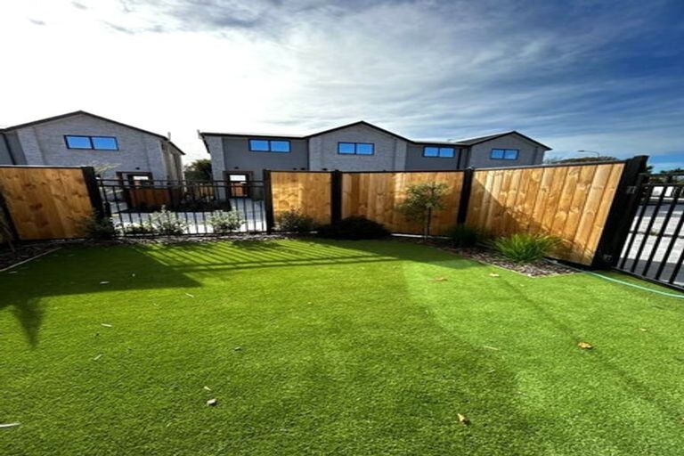 Photo of property in 2/6 Matata Place, Dallington, Christchurch, 8061