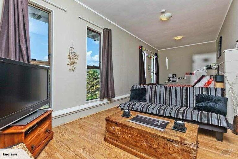 Photo of property in 90 Stapleford Crescent, Browns Bay, Auckland, 0630