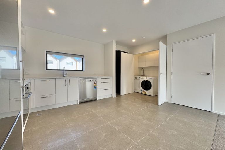 Photo of property in 11 Clementine Lane, Mount Pleasant, Christchurch, 8081