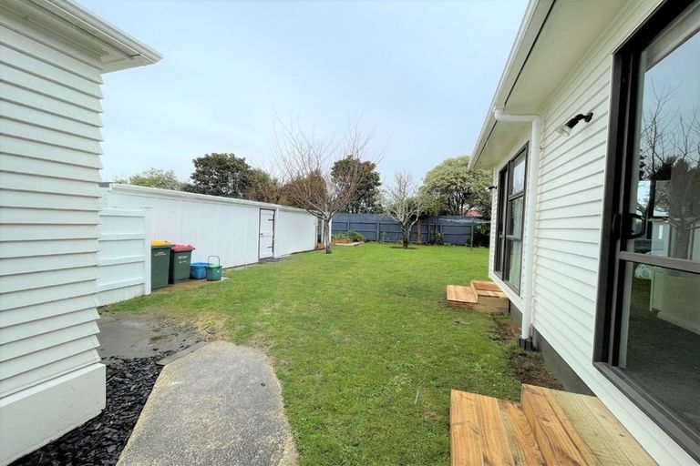 Photo of property in 18 Exeter Street, Brooklands, New Plymouth, 4310