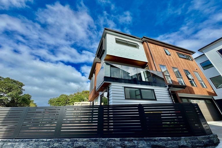 Photo of property in 1 Sandford Street, Campbells Bay, Auckland, 0630