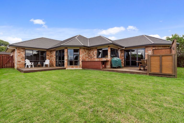 Photo of property in 99 Kitchener Road, Pukekohe, 2120