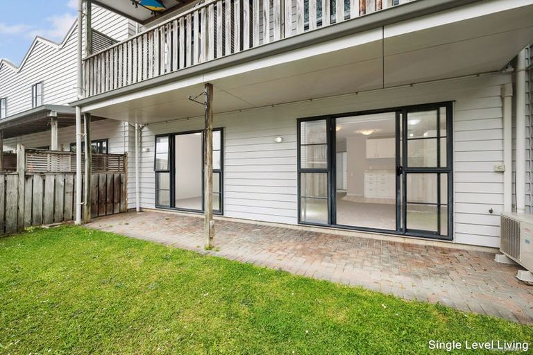 Photo of property in 24/8 Carolina Place, Albany, Auckland, 0632