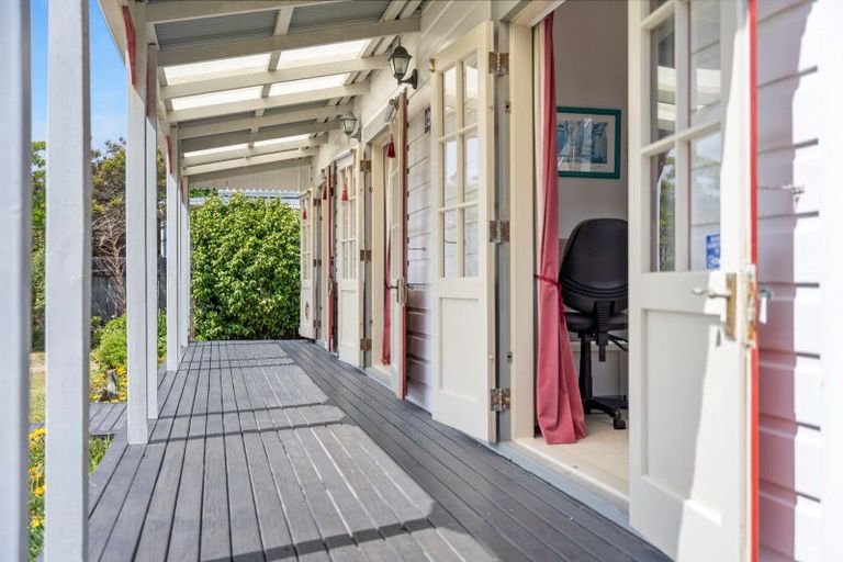 Photo of property in 1 Eruini Street, Waikanae Beach, Waikanae, 5036