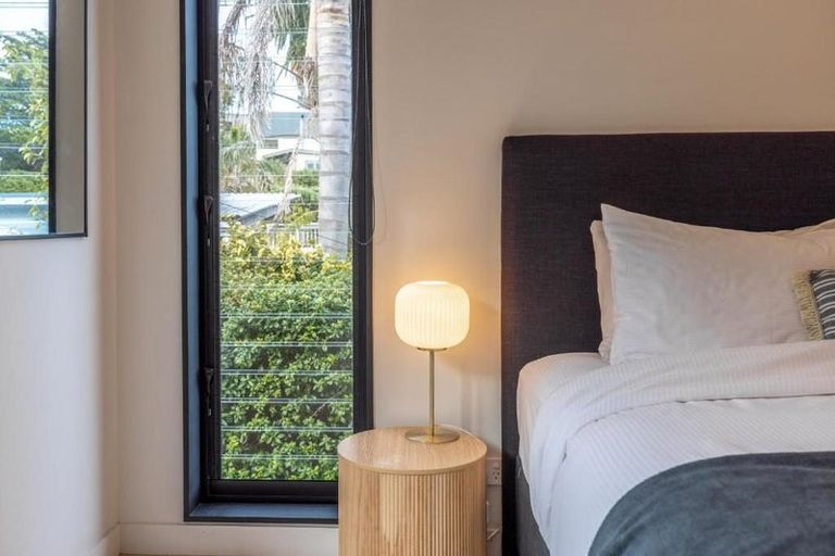 Photo of property in 70 Queens Drive, Oneroa, Waiheke Island, 1081