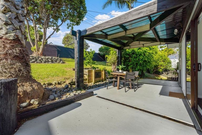 Photo of property in 239 Vipond Road, Stanmore Bay, Whangaparaoa, 0932