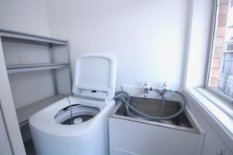 Photo of property in 2/16 Beach Road, Castor Bay, Auckland, 0620