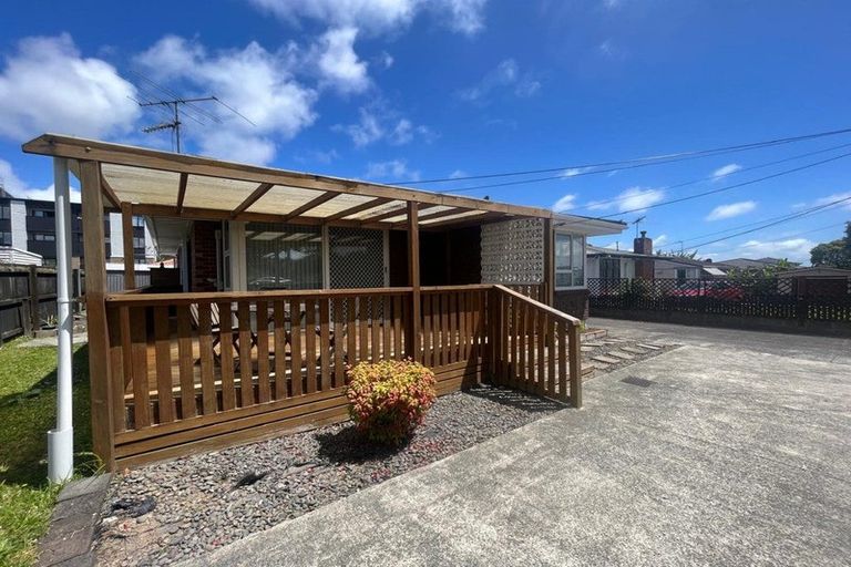 Photo of property in 25 Astley Avenue, New Lynn, Auckland, 0600
