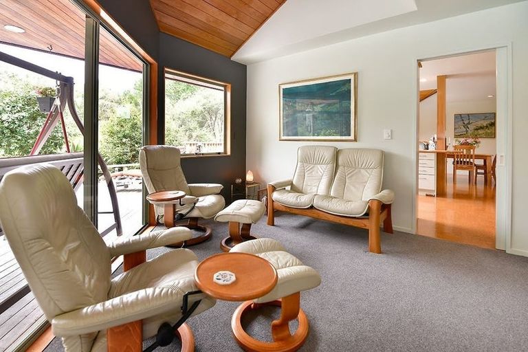 Photo of property in 70 Scott Road, Stanmore Bay, Whangaparaoa, 0932