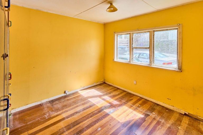 Photo of property in 73 Logie Street, Stokes Valley, Lower Hutt, 5019