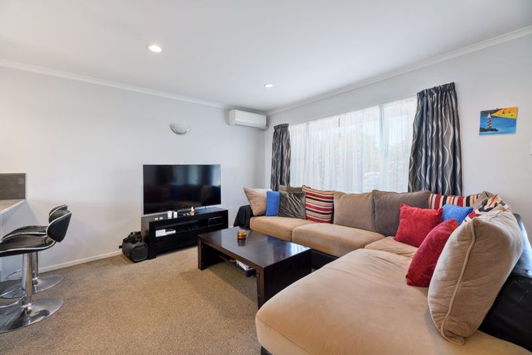 Photo of property in 16 Abel Tasman Avenue, Henderson, Auckland, 0610