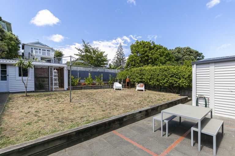 Photo of property in 175 Coutts Street, Rongotai, Wellington, 6022