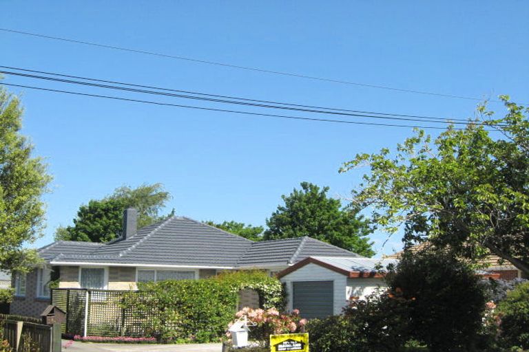 Photo of property in 1/14 Farquhars Road, Redwood, Christchurch, 8051