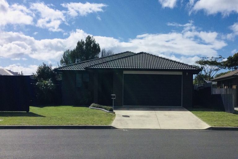Photo of property in 10 Butterworth Crescent, Papamoa Beach, Papamoa, 3118