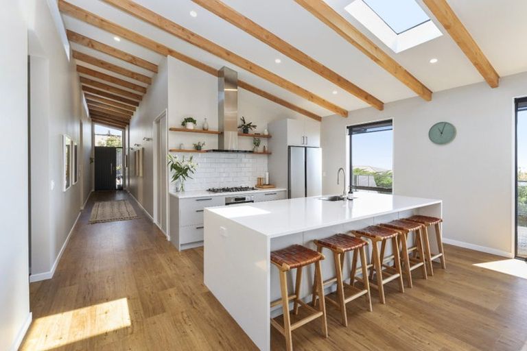 Photo of property in 63 Moncks Spur Road, Redcliffs, Christchurch, 8081