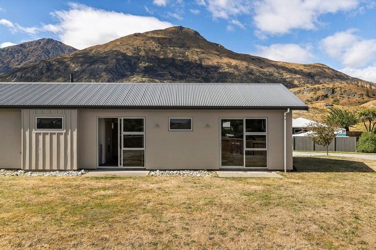 Photo of property in 1 Mcivor Lane, Lake Hayes, Queenstown, 9304