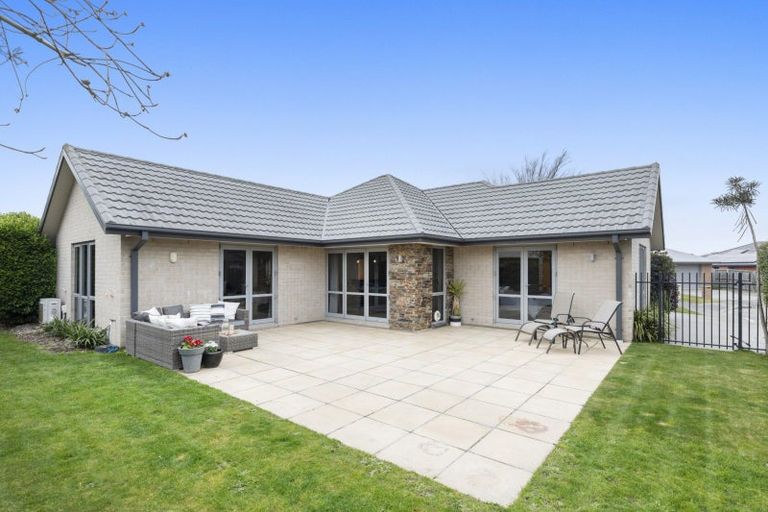 Photo of property in 20 Dunaverty Place, Broomfield, Christchurch, 8042