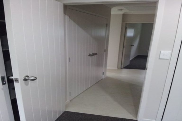 Photo of property in 124 Browns Bay Road, Rothesay Bay, Auckland, 0630