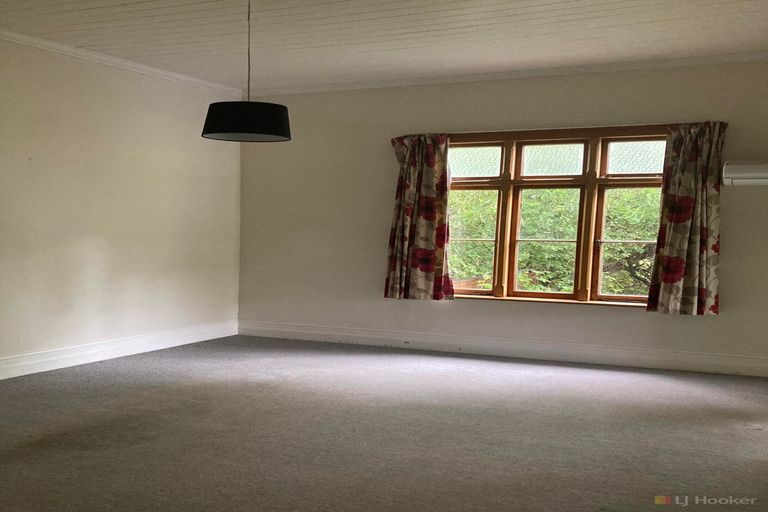 Photo of property in 52 Timaru Road, Waimate, 7924