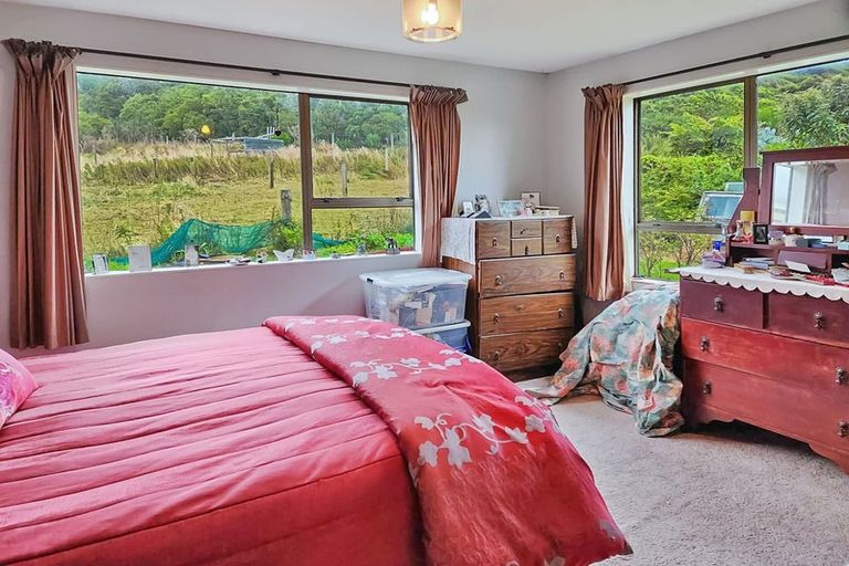 Photo of property in 395 Falls Creek Road, Orepuki, Riverton, 9881