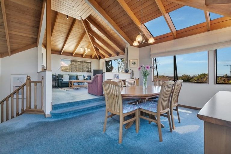 Photo of property in 1/70 Ocean View Road, Northcote, Auckland, 0627