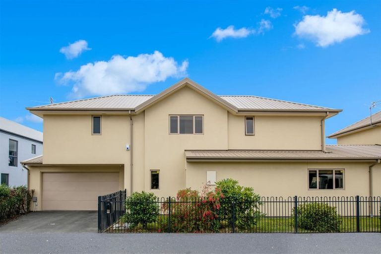 Photo of property in 98 Elizabeth Street, Riccarton, Christchurch, 8041