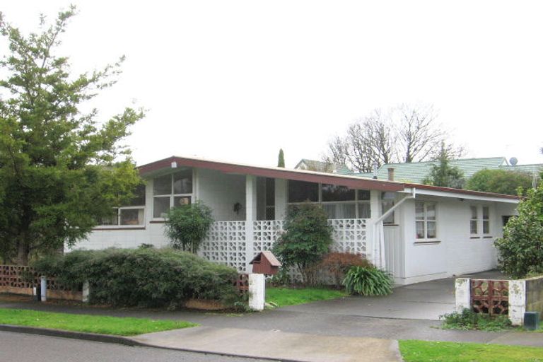 Photo of property in 11 Antrim Place, Hokowhitu, Palmerston North, 4410