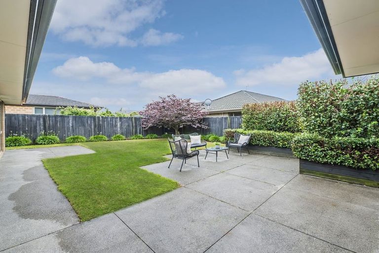 Photo of property in 10 Cyclamen Place, Aidanfield, Christchurch, 8025