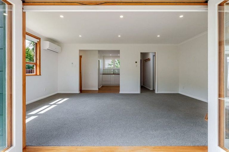 Photo of property in 23 Tilbury Avenue, Hokowhitu, Palmerston North, 4410