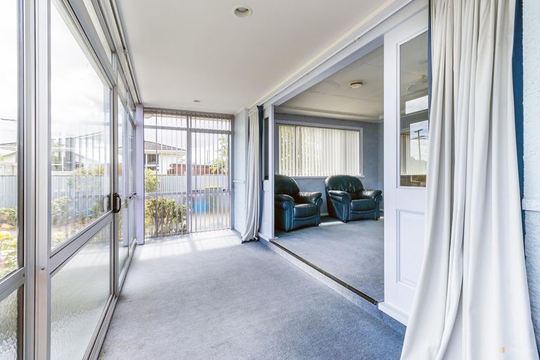 Photo of property in 1 Dixon Street, Waimate, 7924