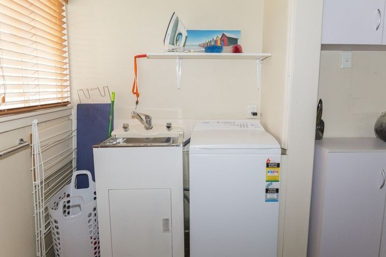 Photo of property in 11 Allardice Street, Dannevirke, 4930