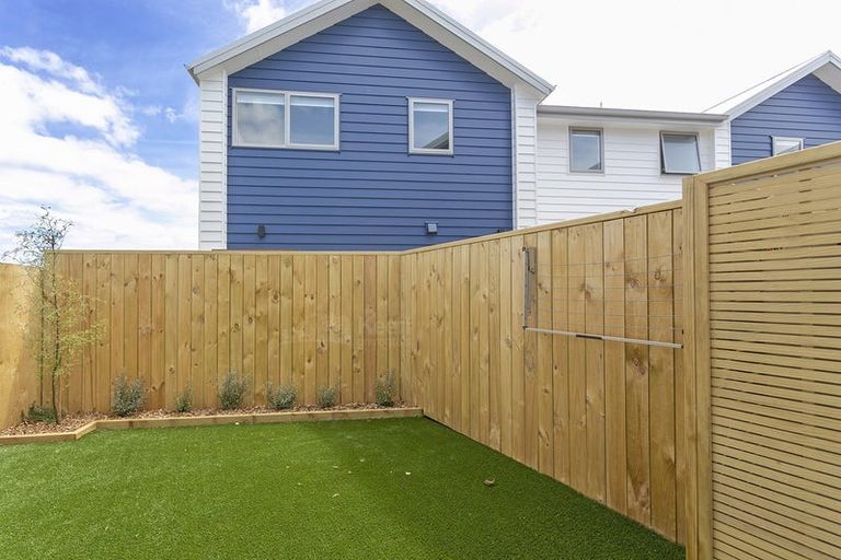 Photo of property in 6/22 Denver Avenue, Sunnyvale, Auckland, 0612