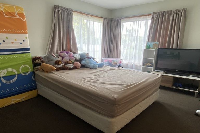 Photo of property in 19 Dunstan Crescent, Hornby, Christchurch, 8042