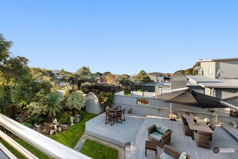 Photo of property in 37 Pohutukawa Street, Woburn, Lower Hutt, 5010