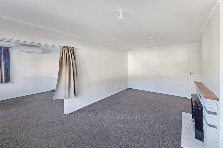Photo of property in 14 Thomson Grove, Stokes Valley, Lower Hutt, 5019