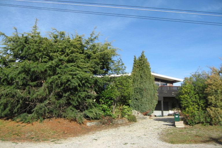 Photo of property in 35 Kennedy Crescent, Wanaka, 9305