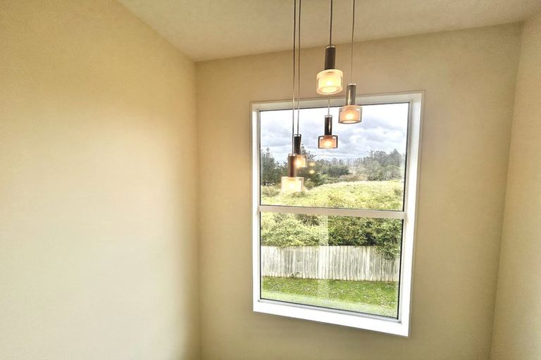 Photo of property in 28 Mantra Road, Massey, Auckland, 0614